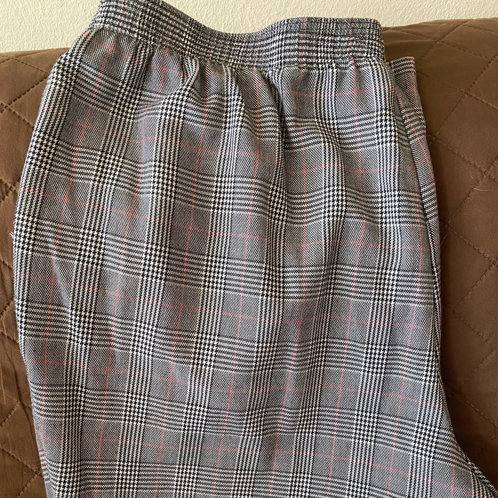Nice like new trousers only wore once.